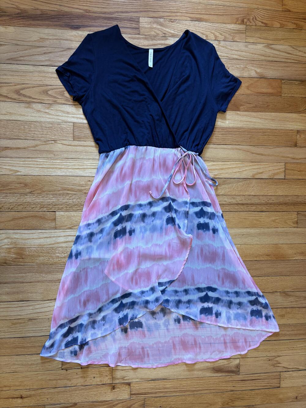 Mia & Tess Dress Womens Medium Navy Pink Wrap Chiffon Overlay Tie Dye